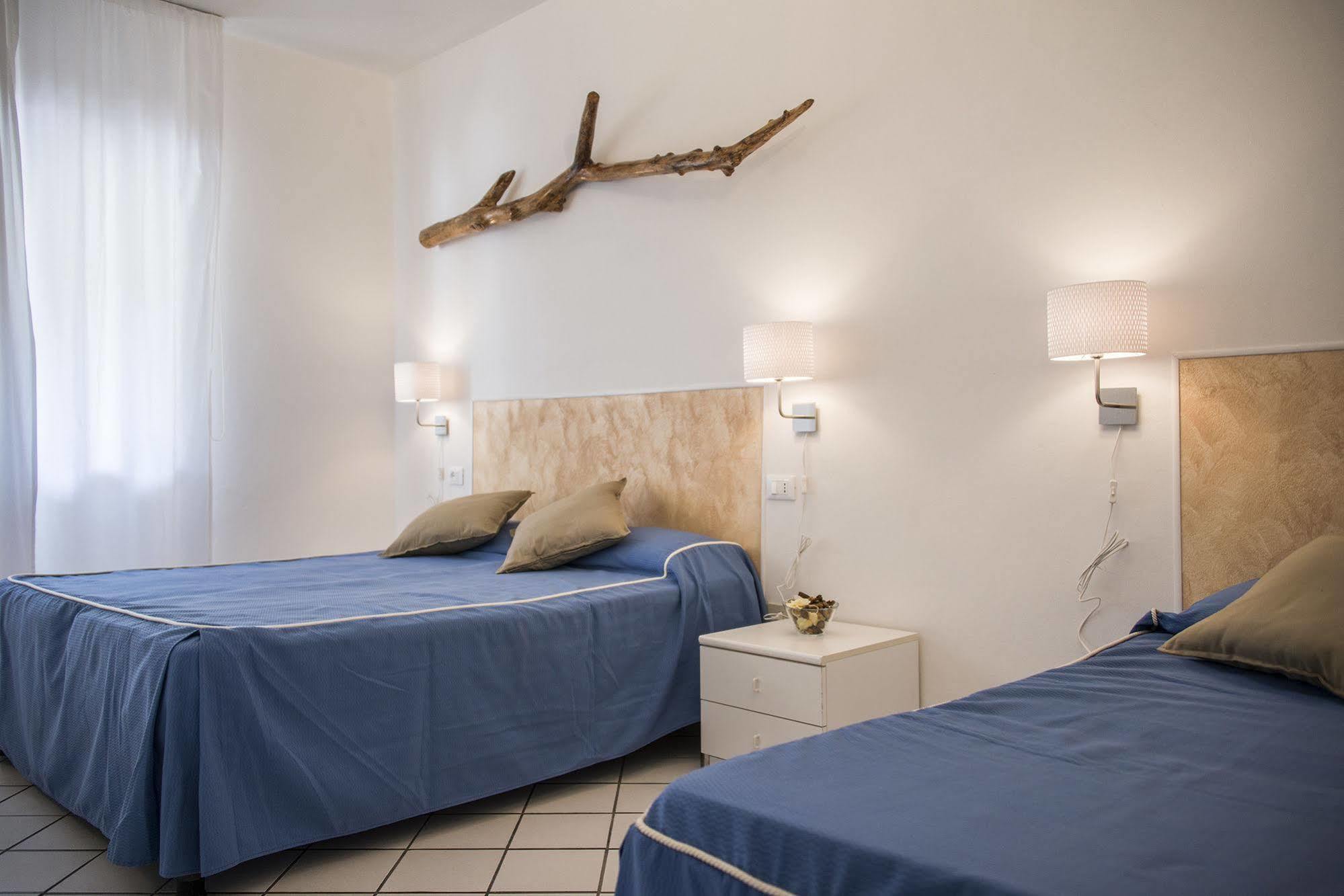 Hotel Il Perseo Chiessi ภายนอก รูปภาพ